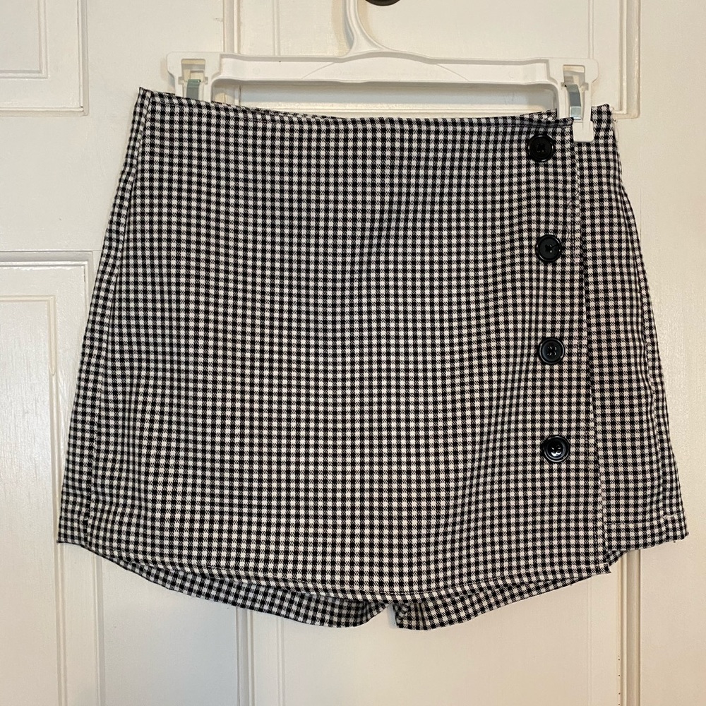 Kendall and Kylie gingham skort!